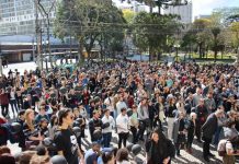 Bolsonaro inimigo da educação!