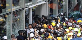 CONTINUA A REBELIÃO NA CIDADE CHINESA