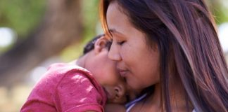 Abandono paterno e maternidade compulsória