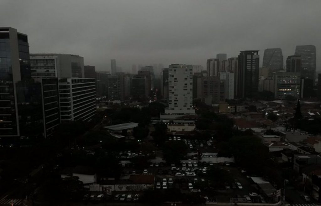 São Paulo cerca das 13h (p.m)