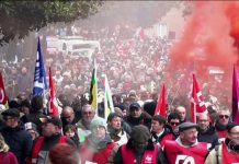 Greve geral leva um milhão de trabalhadores às ruas na França