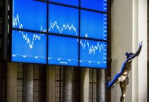 Segunda turbulenta: Derrubada mundial das bolsas e suspensão das operações em Wall Street