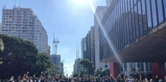 Chega de tempo a Bolsonaro e a seu movimento protofascista