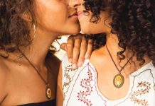 Mulheres que amam mulheres: As opressões sofridas por lésbicas e bissexuais