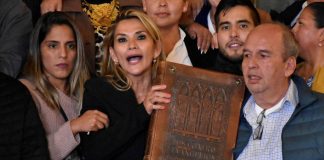 Bolívia: ordenam a detenção de Jeanine Añez pelo golpe de estado
