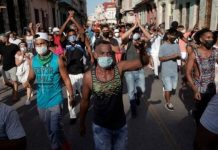 Cuba: Pelo menos 150 detidos e um morto após a repressão das manifestações