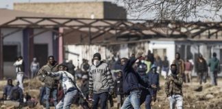 África do Sul: 117 mortos e 2200 presos como resultado da repressão