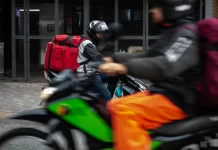 O debate sobre a regulamentação do trabalho por aplicativo e uma reflexão sobre o dia internacional dos trabalhadores