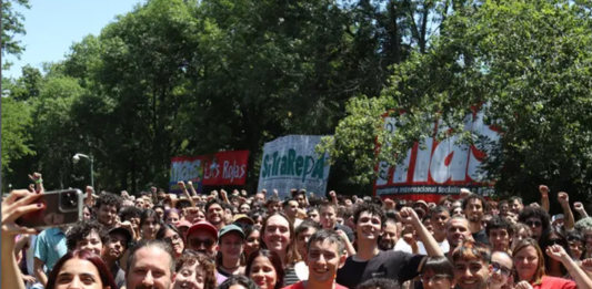 Enorme 6º Acampamento Internacional da Juventude Anticapitalista Já Basta!