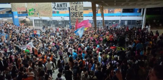 Entre as chamas da rebelião e a ofensiva imperialista: a saída é anticapitalista!