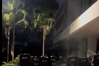 DENÚNCIA: POLÍCIA MILITAR INVADE OCUPAÇÃO PACÍFICA DOS ESTUDANTES