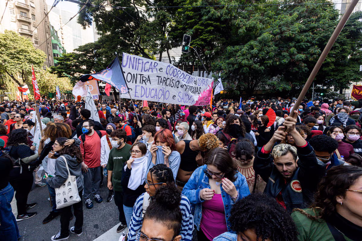 Lutas de vanguarda e impactos políticos nacionais
