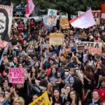 Lutar para garantir a não punição e a readequação do calendário universitário!