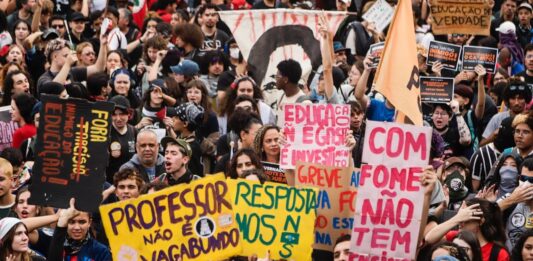 Militarização, plataformização e privatização: os ataques de Tarcísio à educação