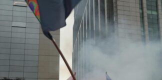 Flávio Bolsonaro Jamais! Seguir incendiando as ruas para derrotar a extrema direita!