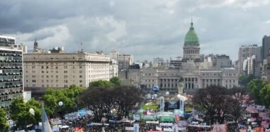 Não dá mais para aguentar Milei! Multitudinária Quinta Marcha Federal Universitária e contra o DNU 70/23