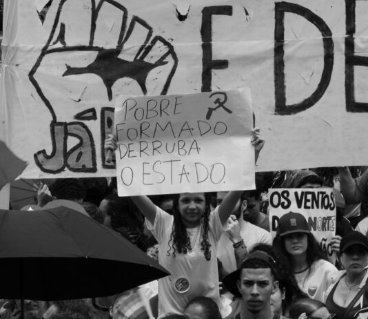 Notas políticas sobre um segundo turno dramático e indefinido